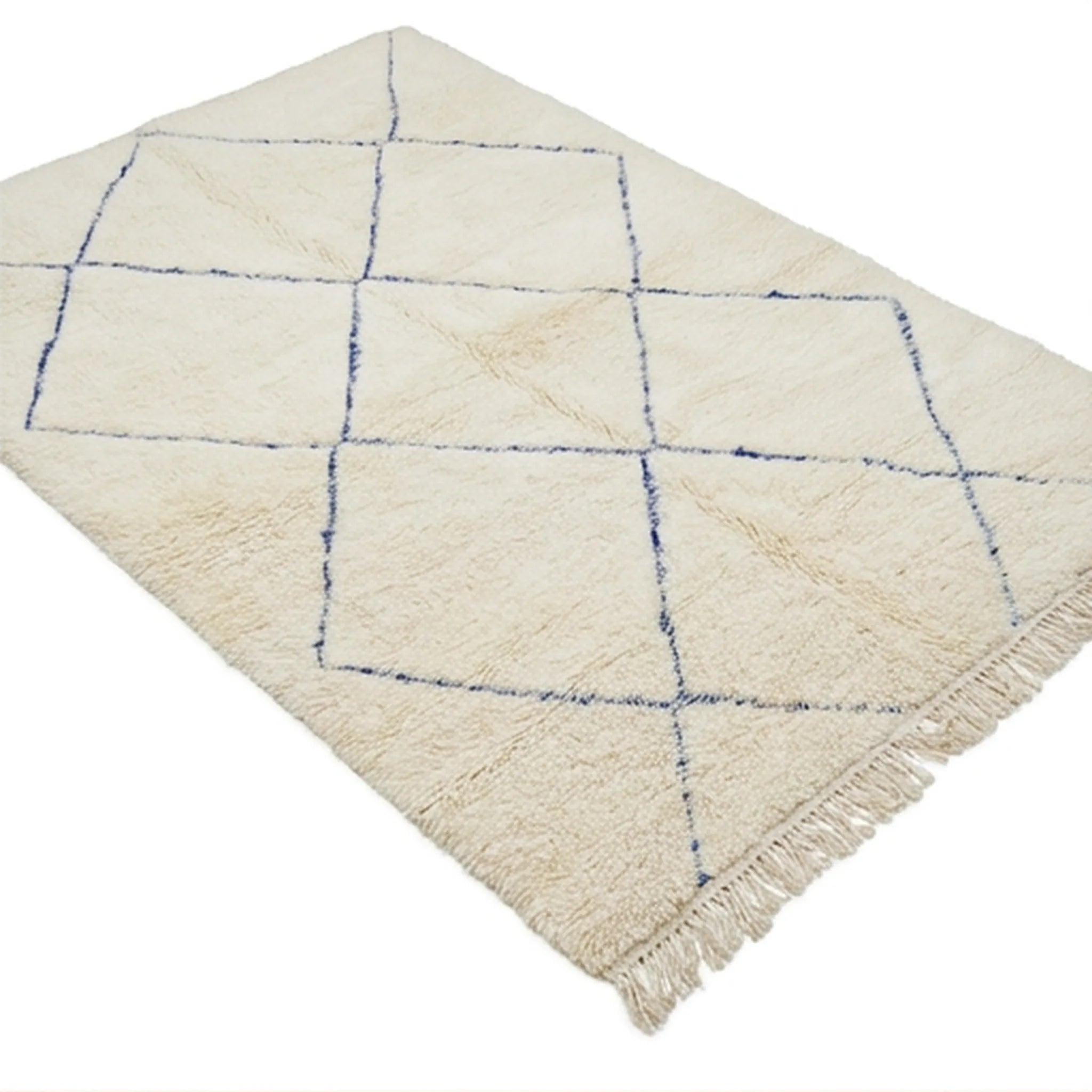 Tapis berbère écru graphique minimaliste, vue de trois quarts