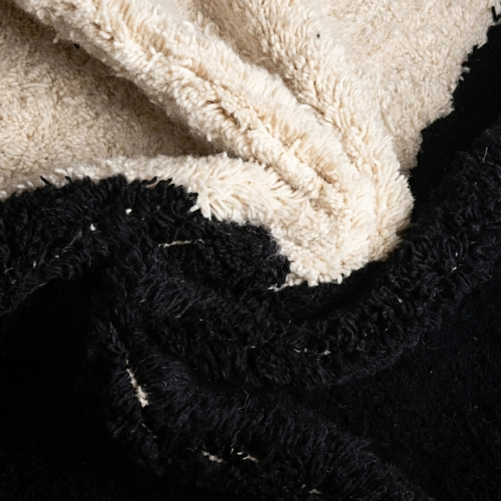 Tapis berbère rond noir écru - Sur mesure