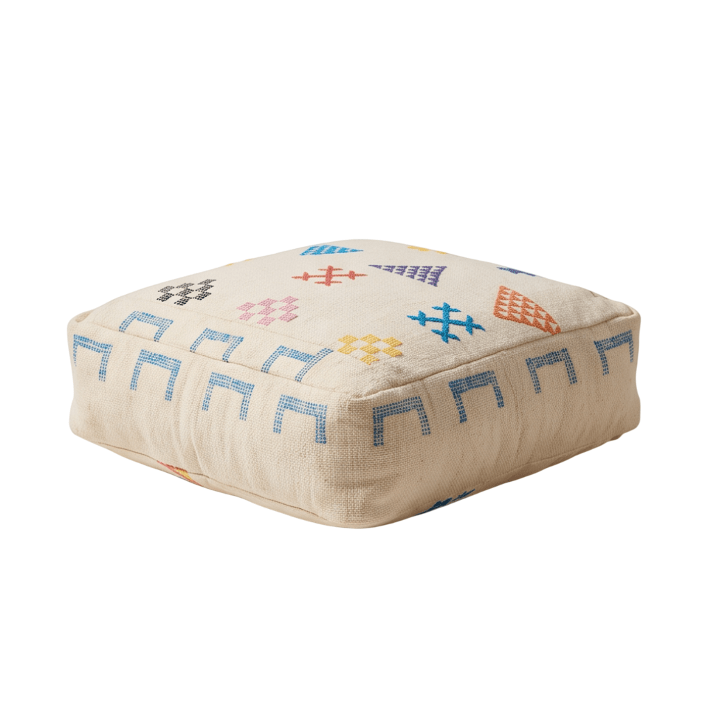 Pouf berbère écru bordure clé grecque