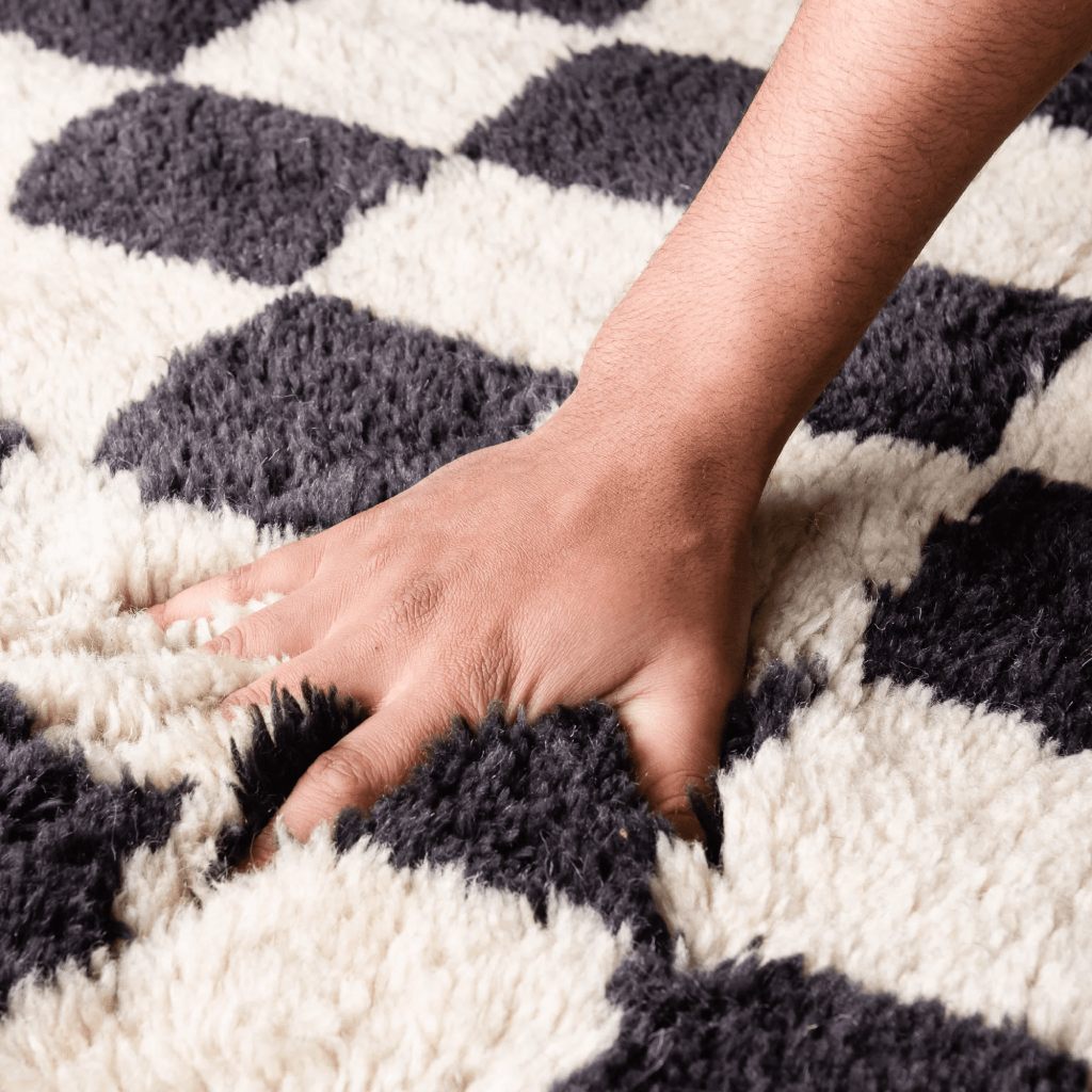 Tapis berbère noir damier - Sur mesure