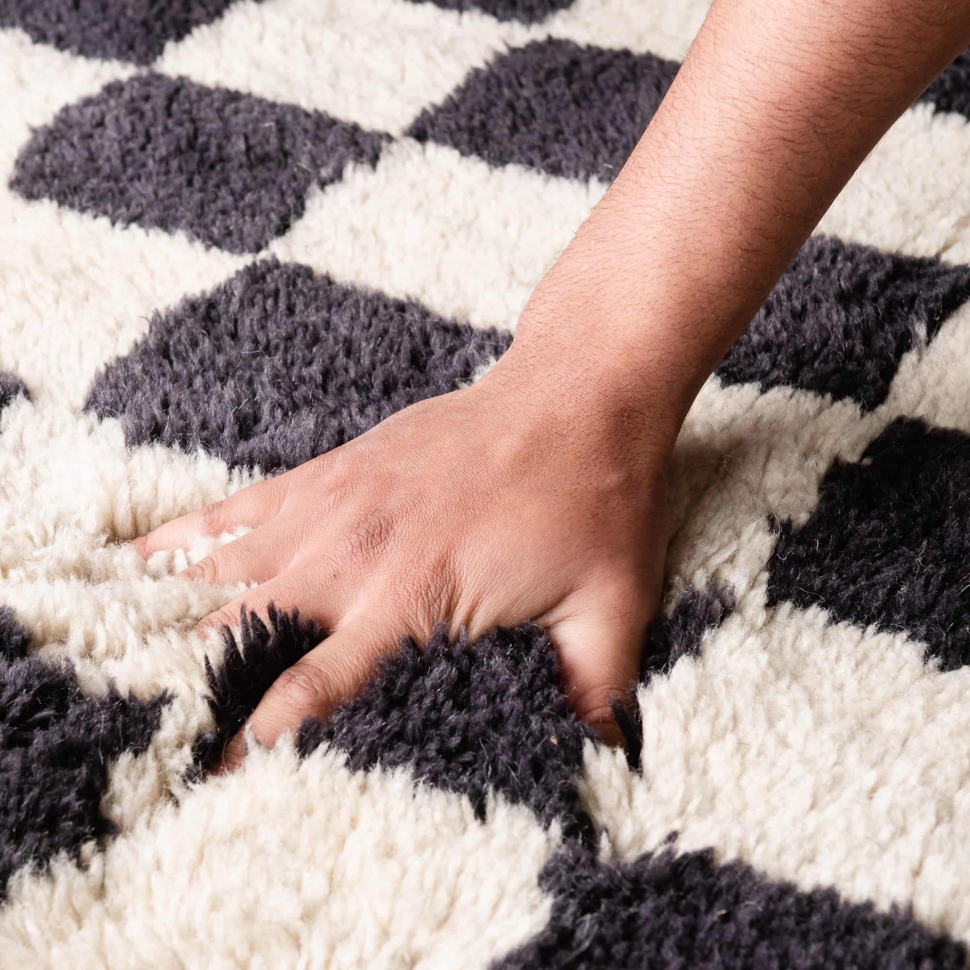 Tapis berbère noir damier - Sur mesure