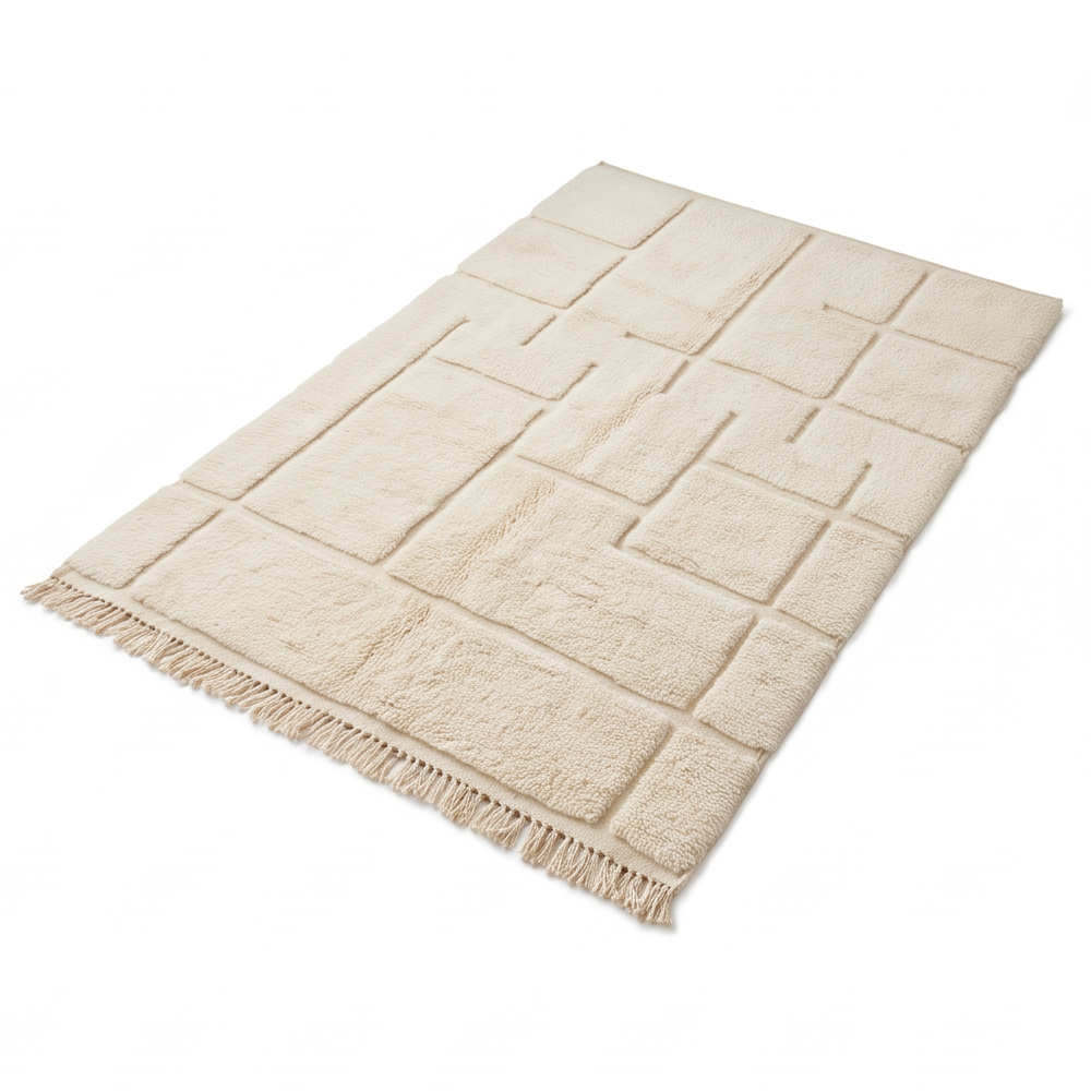 Vue en perspective du tapis Béni Ouarain écru