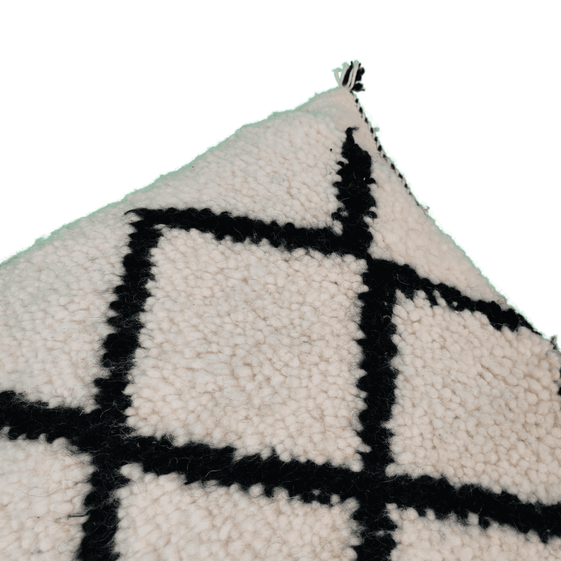 Coussin fait main Blanc d'argent motif marocain