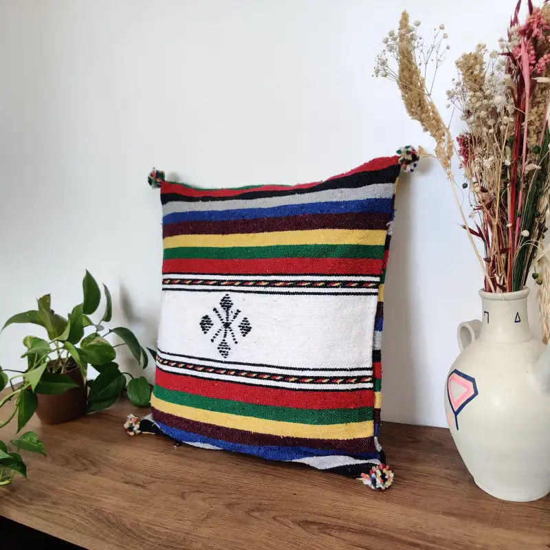 vue d'angle d'un coussin berbere