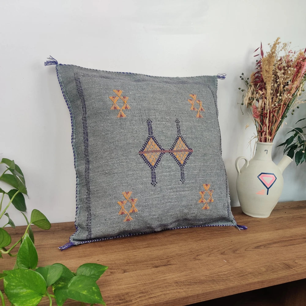 Coussin berbère Gris fer en Soie Végétale - MAZIR Décoration