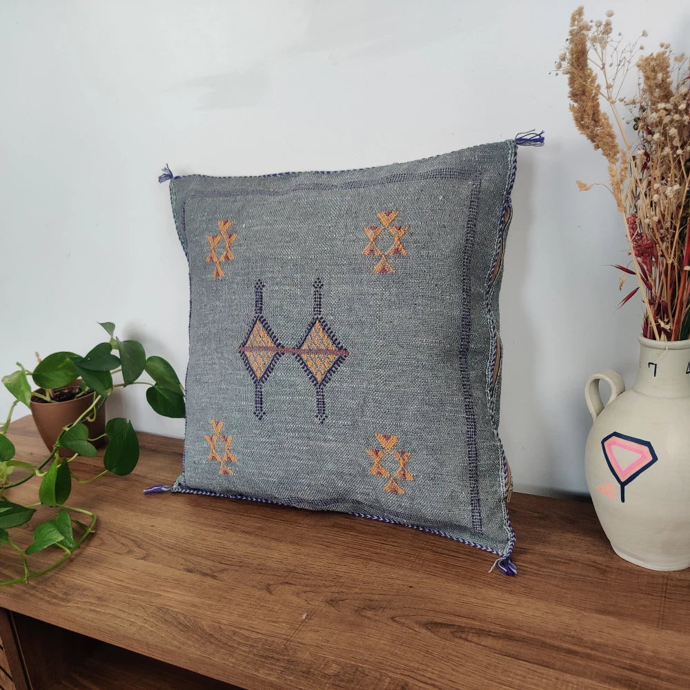 Coussin berbère Gris fer en Soie Végétale - MAZIR Décoration