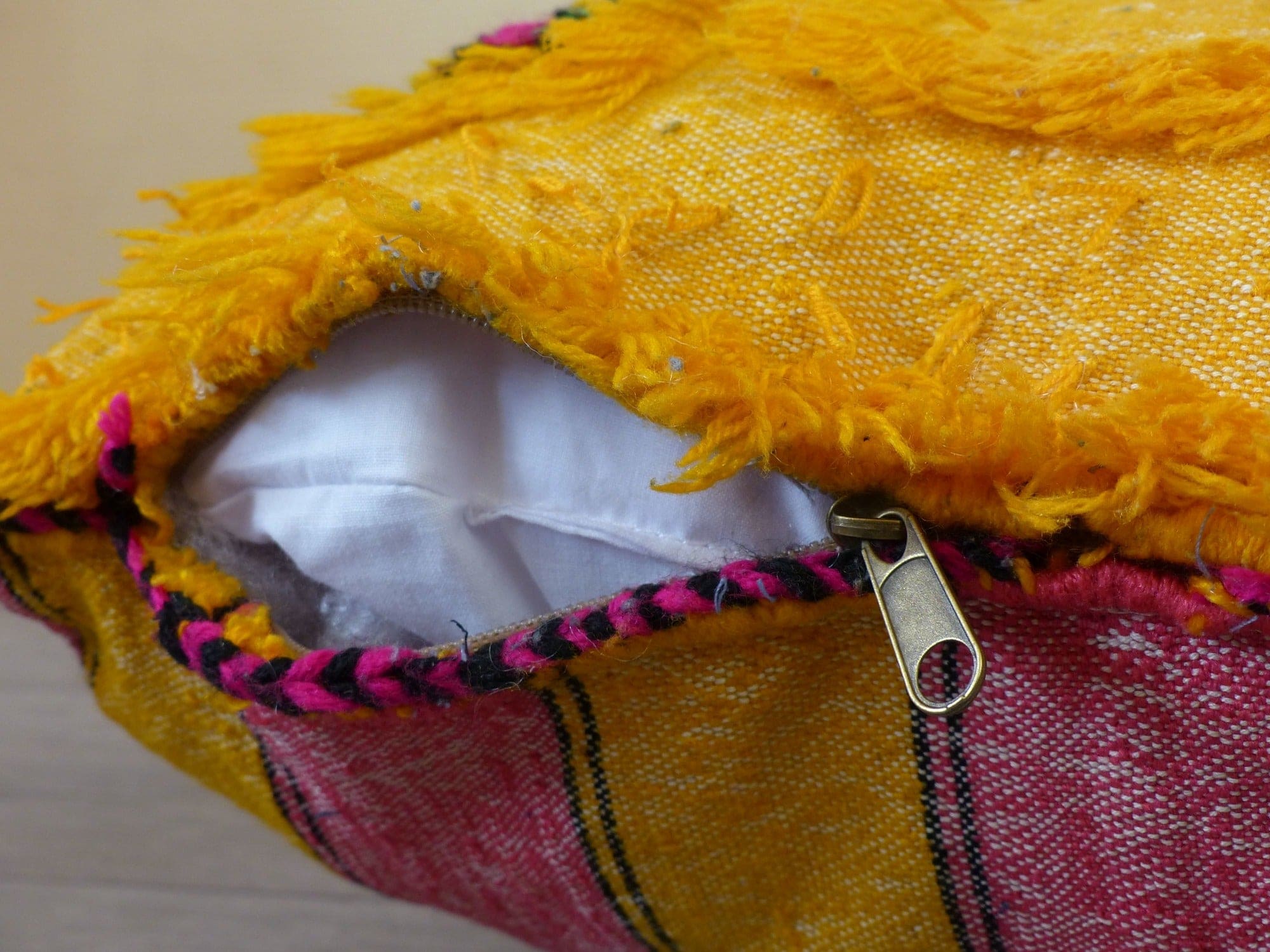 housse coussin jaune fait main