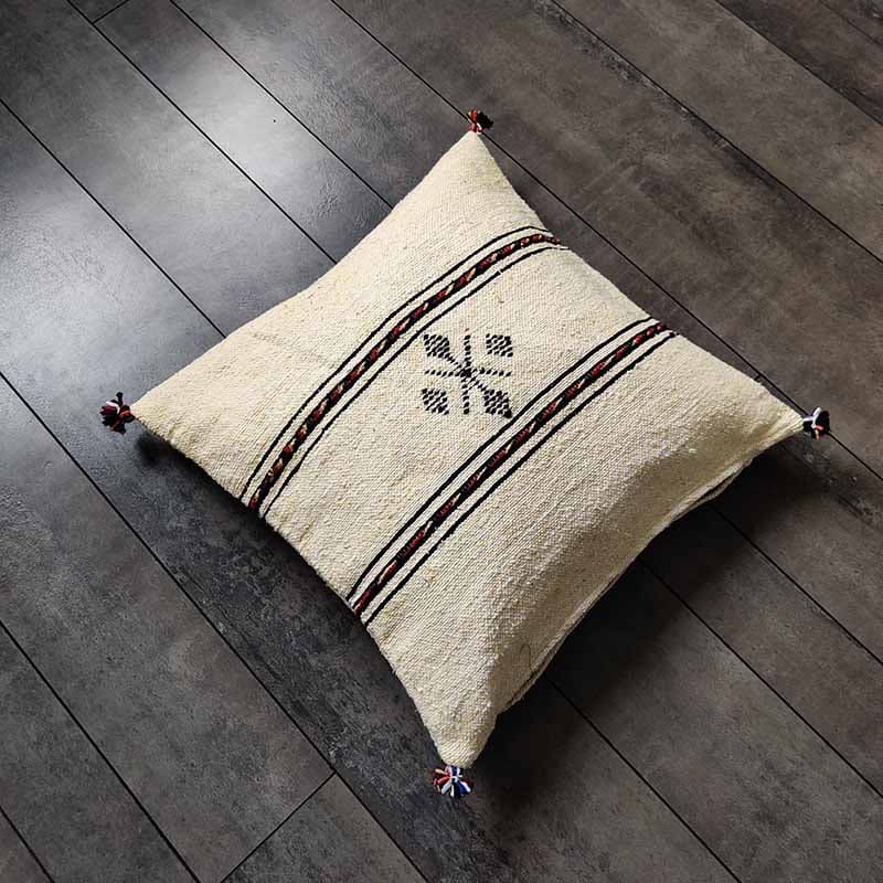 coussin berbere jaune pale