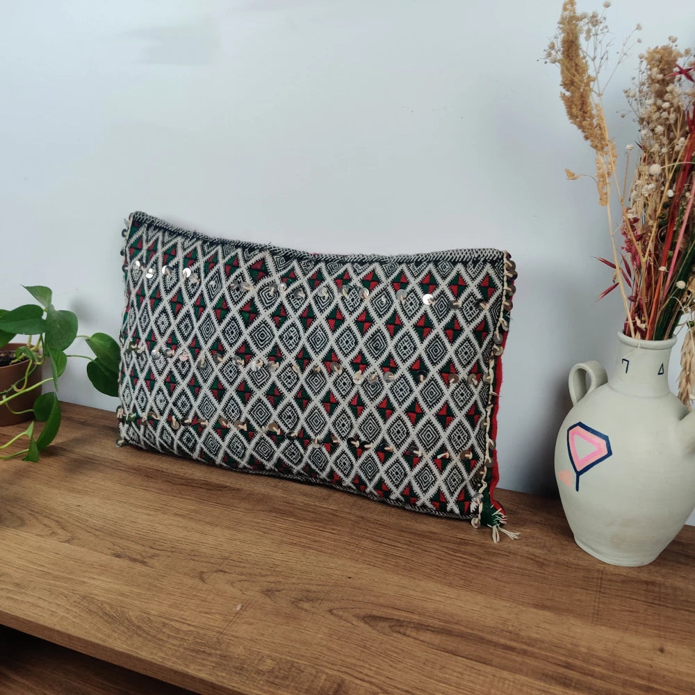 Coussin Berbère Kilim Vintage motifs verts et rouges - MAZIR Décoration