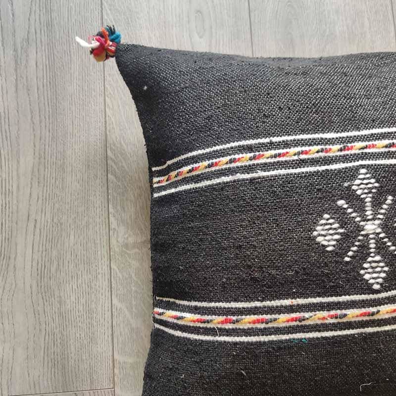 coussin bohème noir