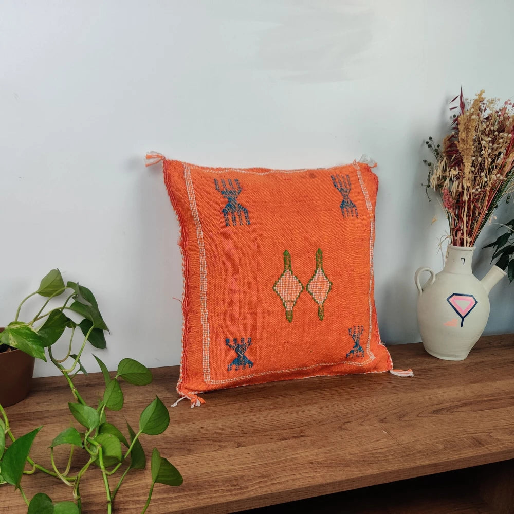 Coussin berbère orange motifs ethniques - MAZIR Décoration