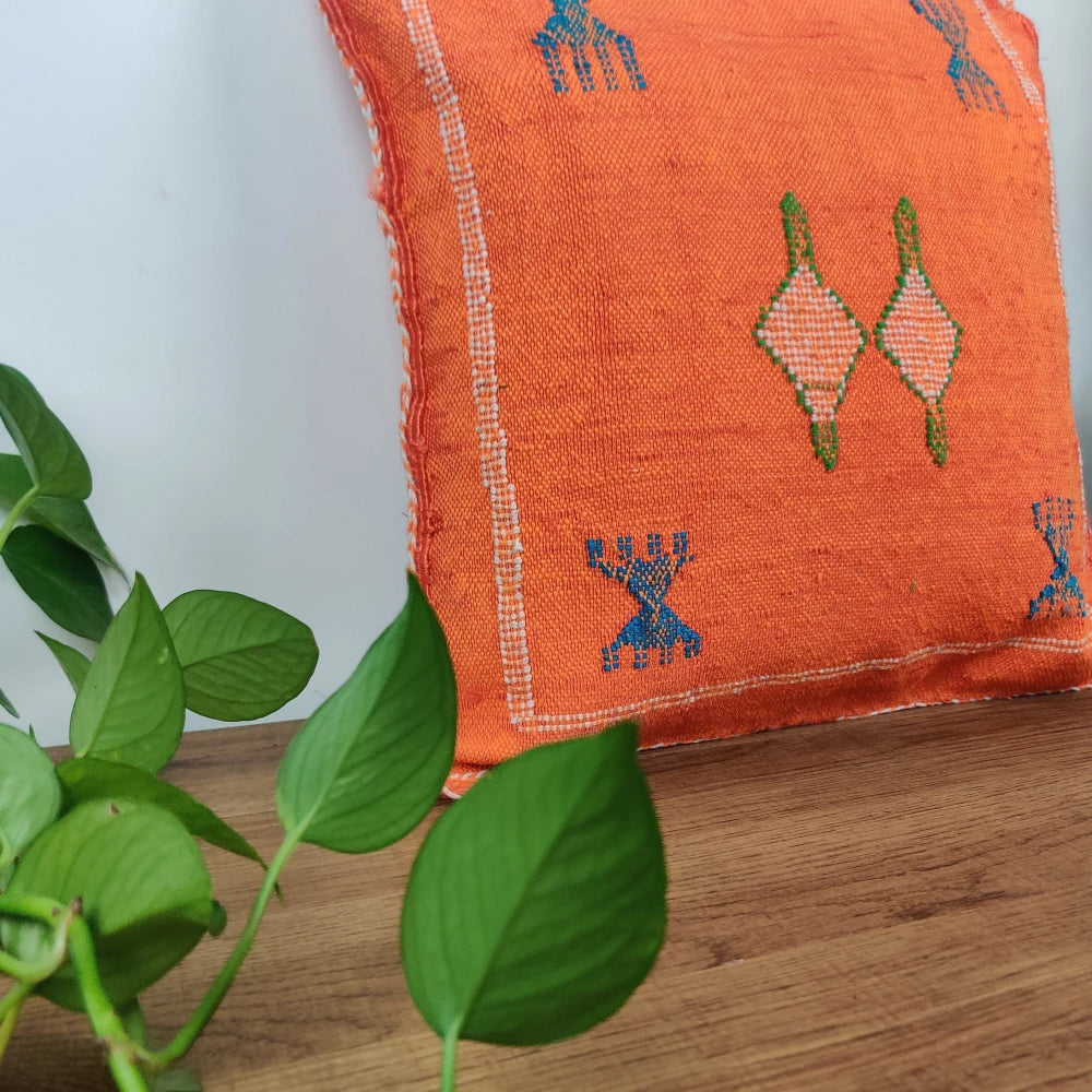 Coussin berbère orange motifs ethniques - MAZIR Décoration