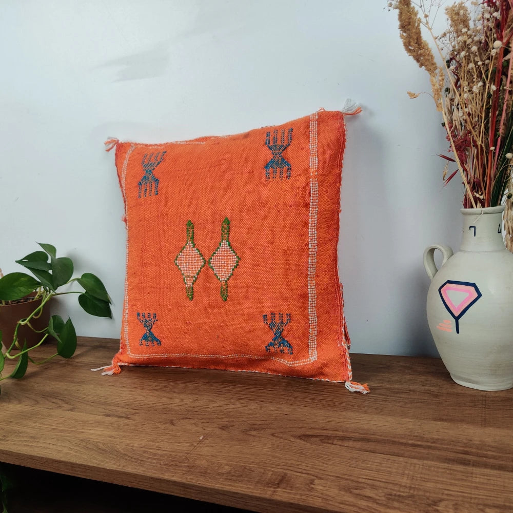 Coussin berbère orange motifs ethniques - MAZIR Décoration