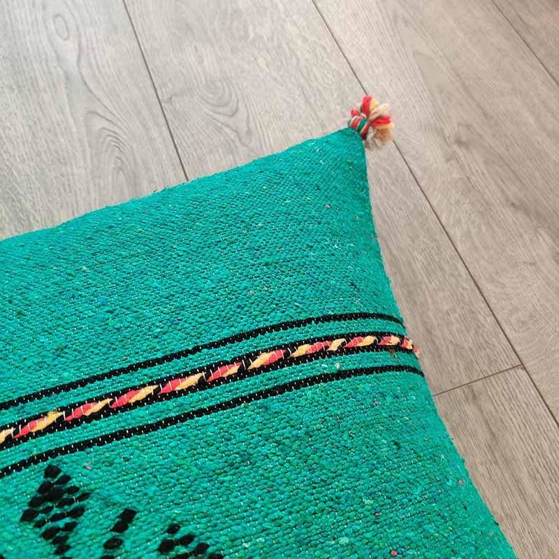 coussin berbere pompon