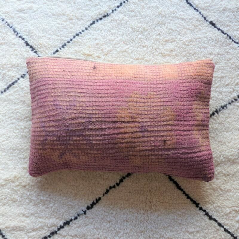 coussin berbere violet