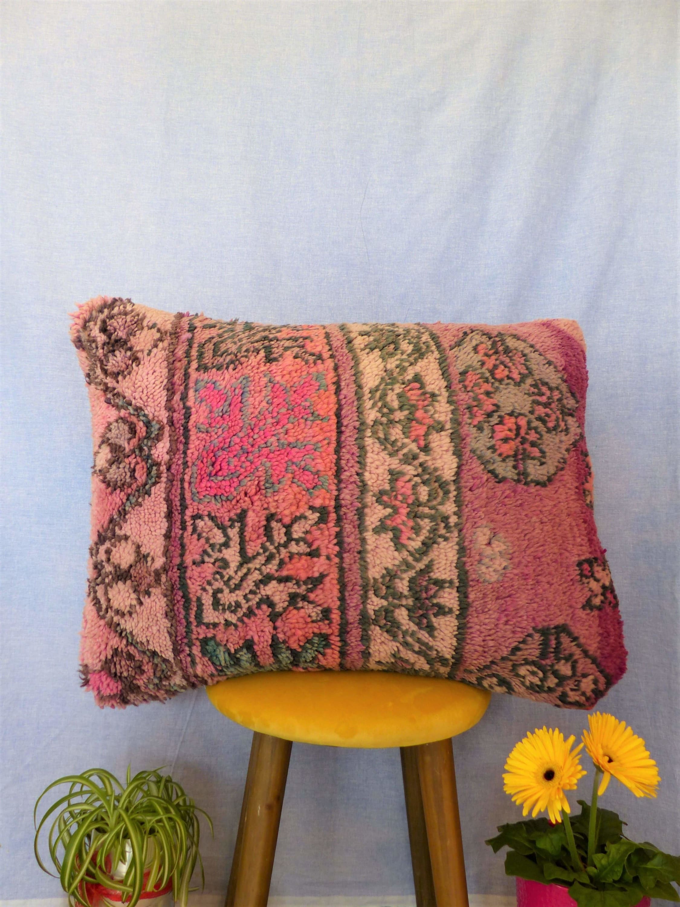 Coussin Boujaad Rose | Coussin vintage berbère | MAZIR