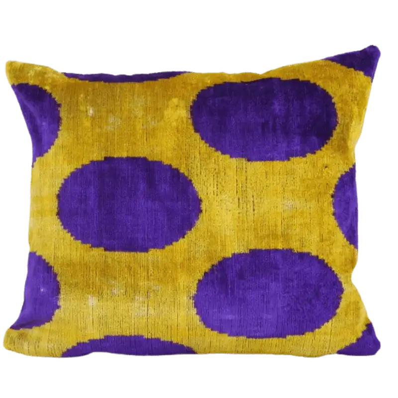 Coussin Ikat doré motif violet