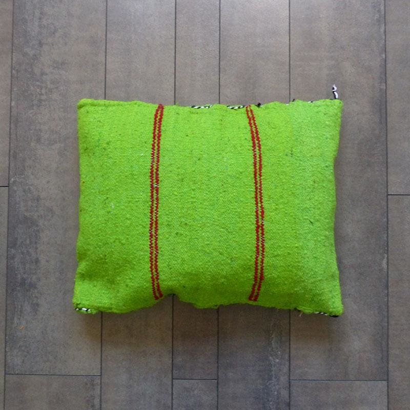 coussin vert artisanal