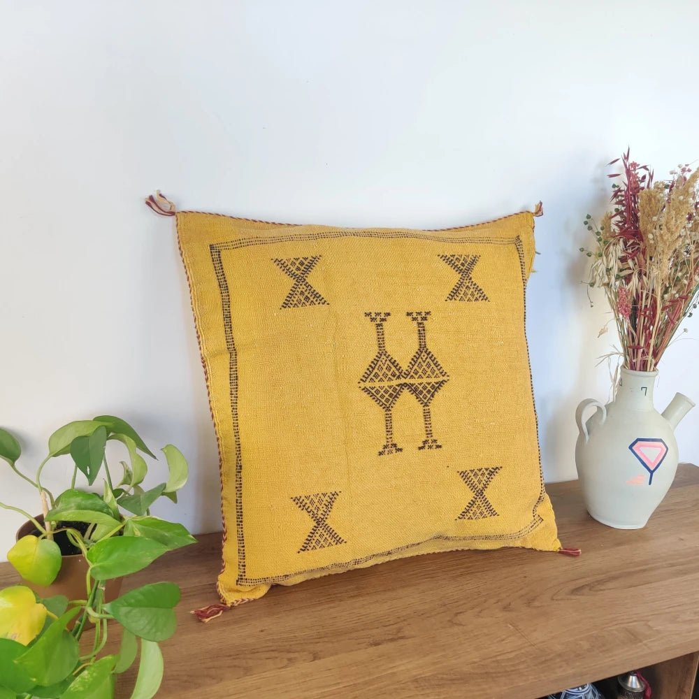 Coussin marocain Jaune en Soie de Cactus - MAZIR Décoration
