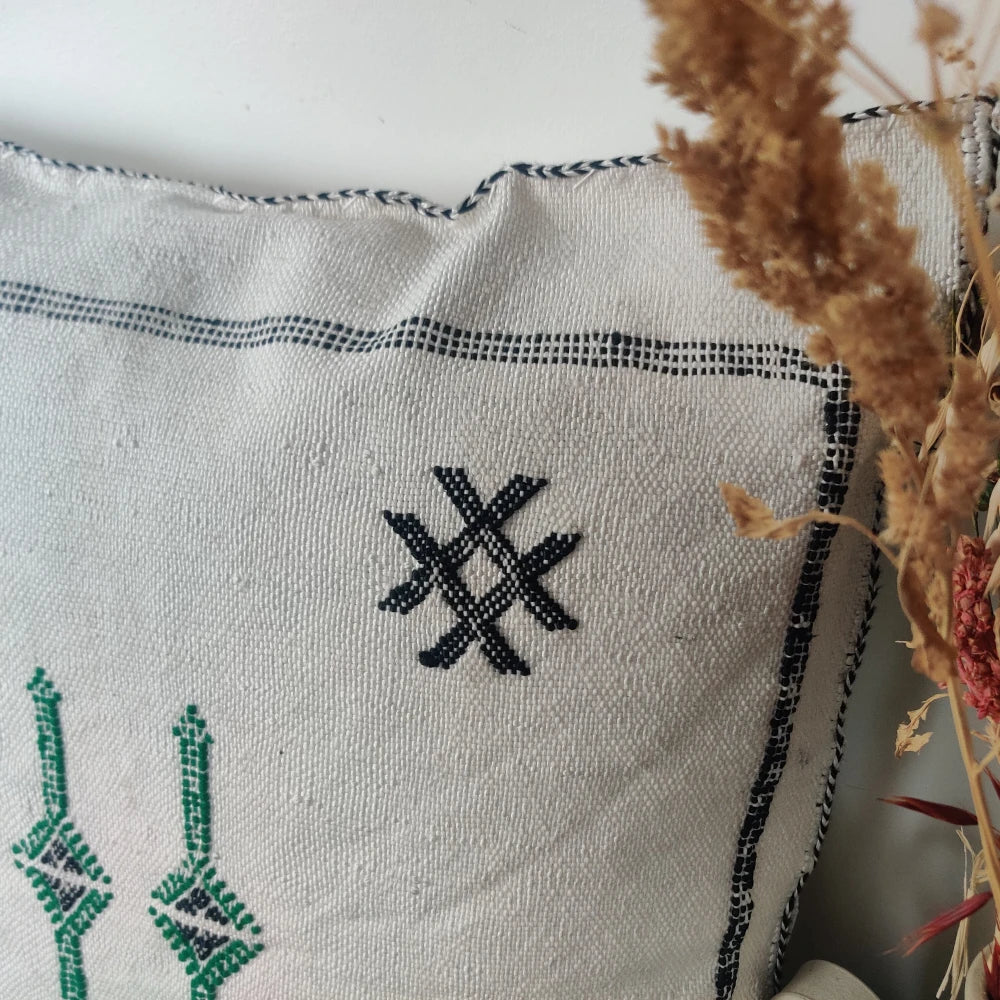 Coussin Sabra blanc berbère en Soie de Cactus - MAZIR Décoration