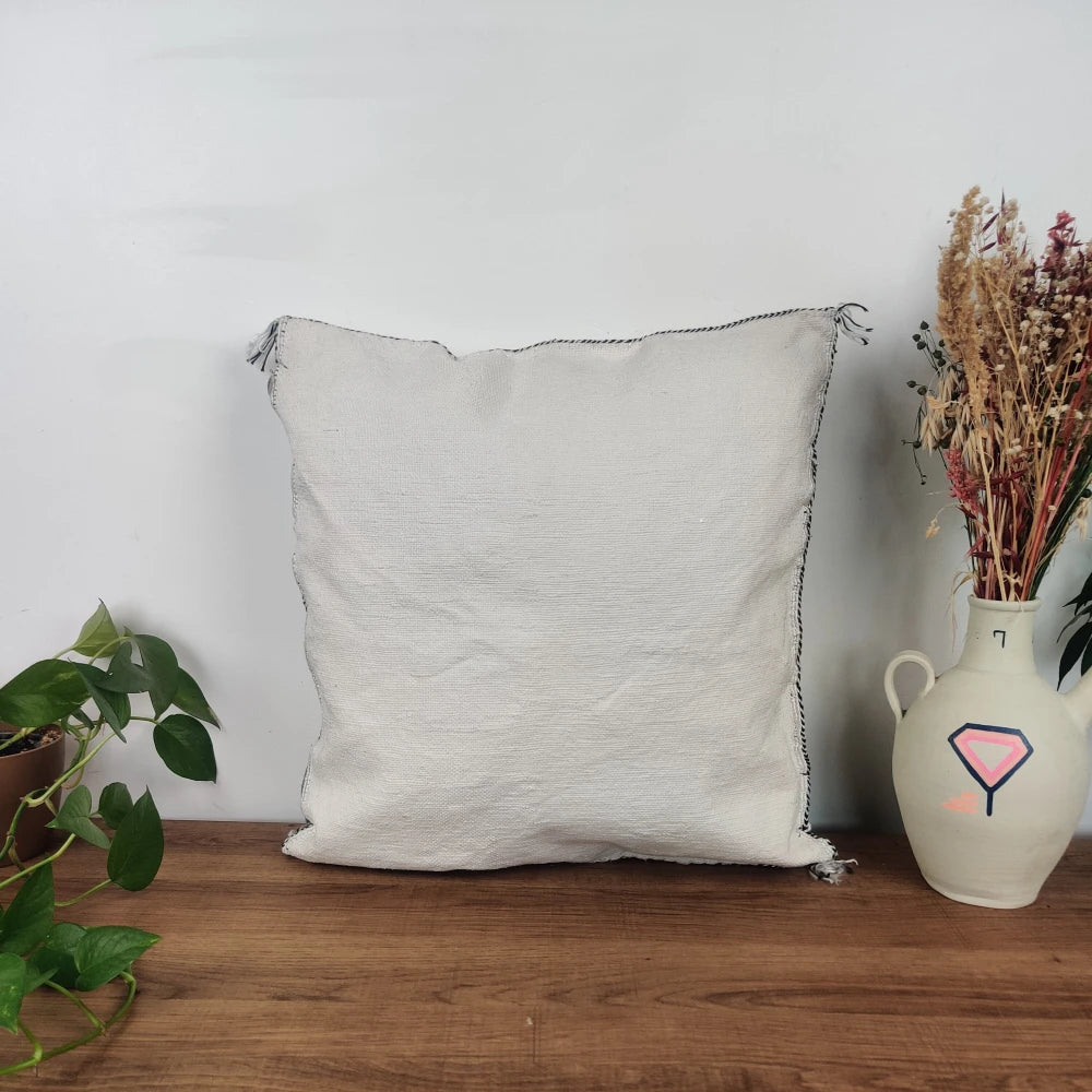 Coussin Sabra blanc berbère en Soie de Cactus - MAZIR Décoration
