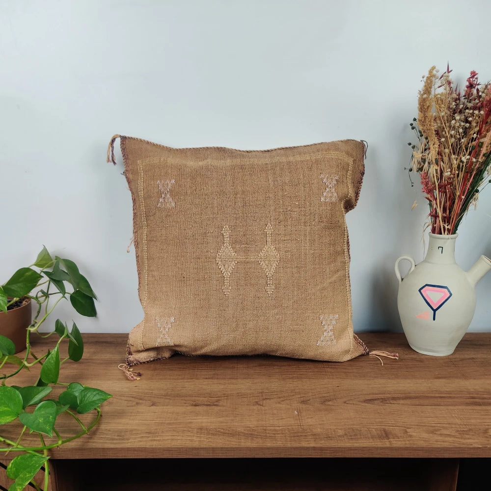 Coussin Sabra couleur bois en Soie de Cactus