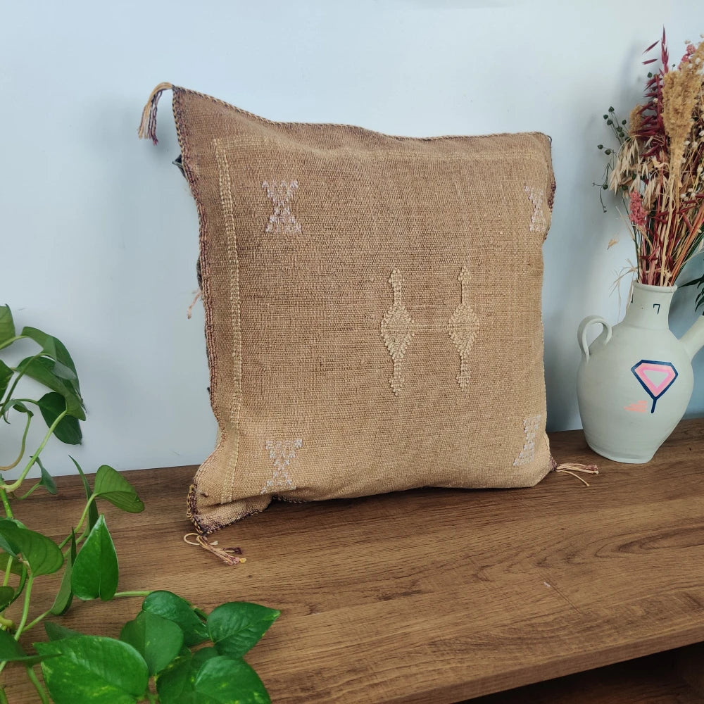 Coussin Sabra couleur bois en Soie de Cactus