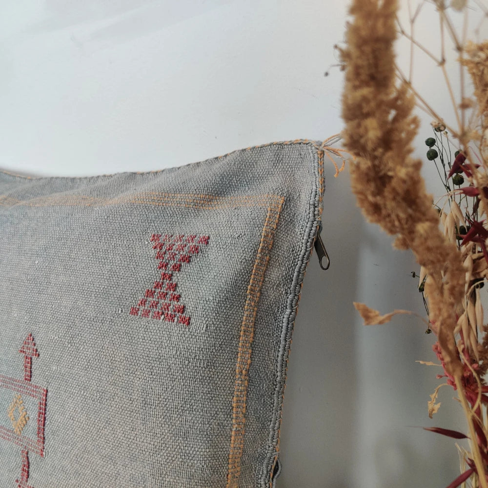 Coussin Sabra Gris jean en Soie de Cactus - MAZIR Décoration