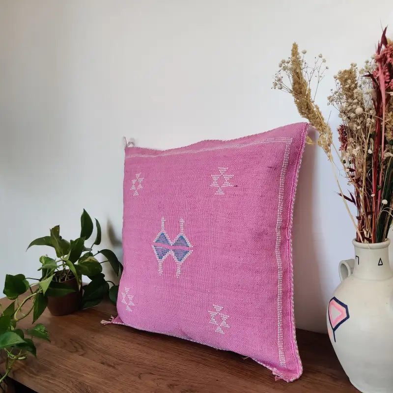 Vue angle 2 du Coussin Sabra Rose Vintage Soie de Cactus