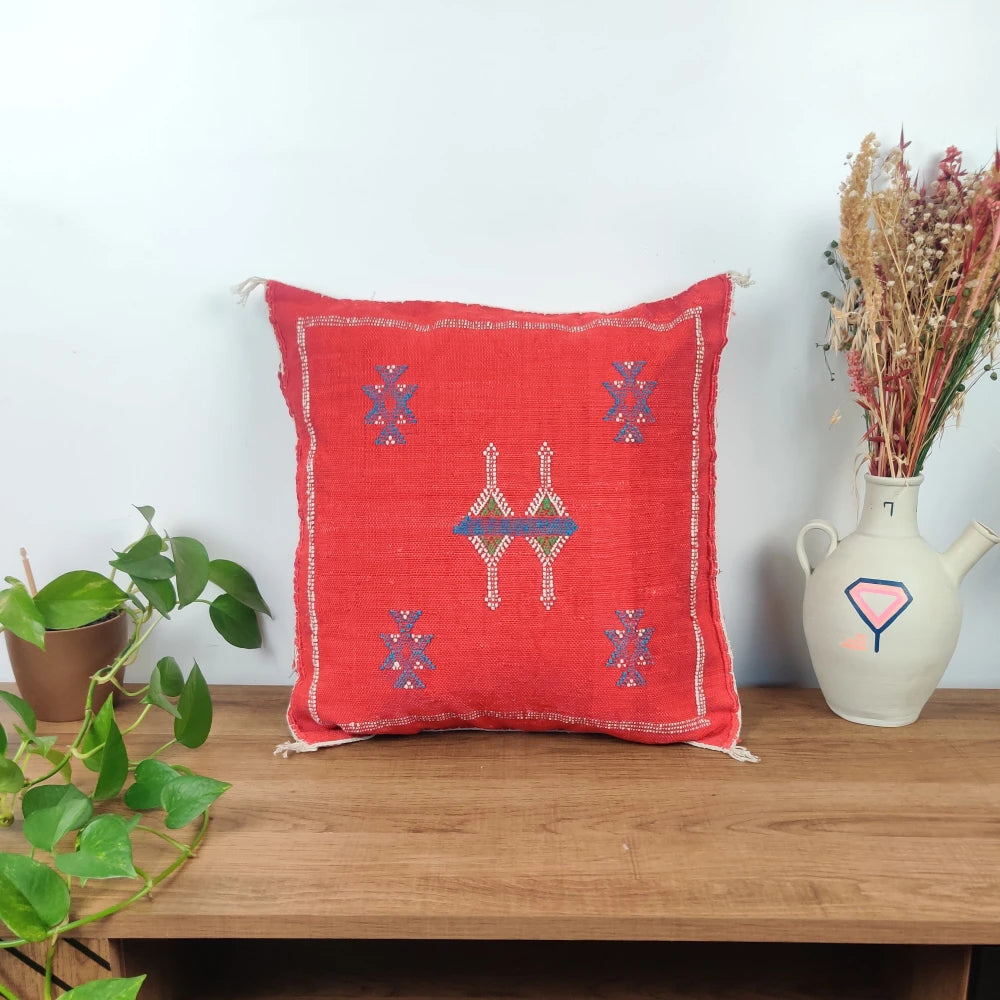 Coussin Sabra Rouge berbère <br> Soie de Cactus - MAZIR Décoration
