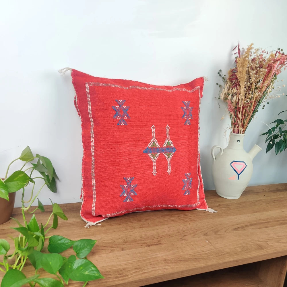 Coussin Sabra Rouge berbère <br> Soie de Cactus - MAZIR Décoration