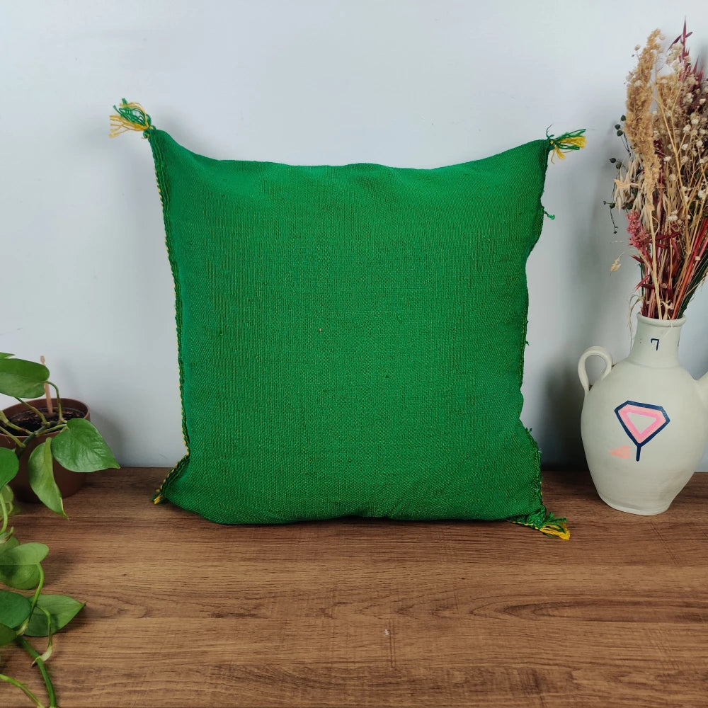 Coussin Sabra Vert bouteille bohème <br> Soie de Cactus