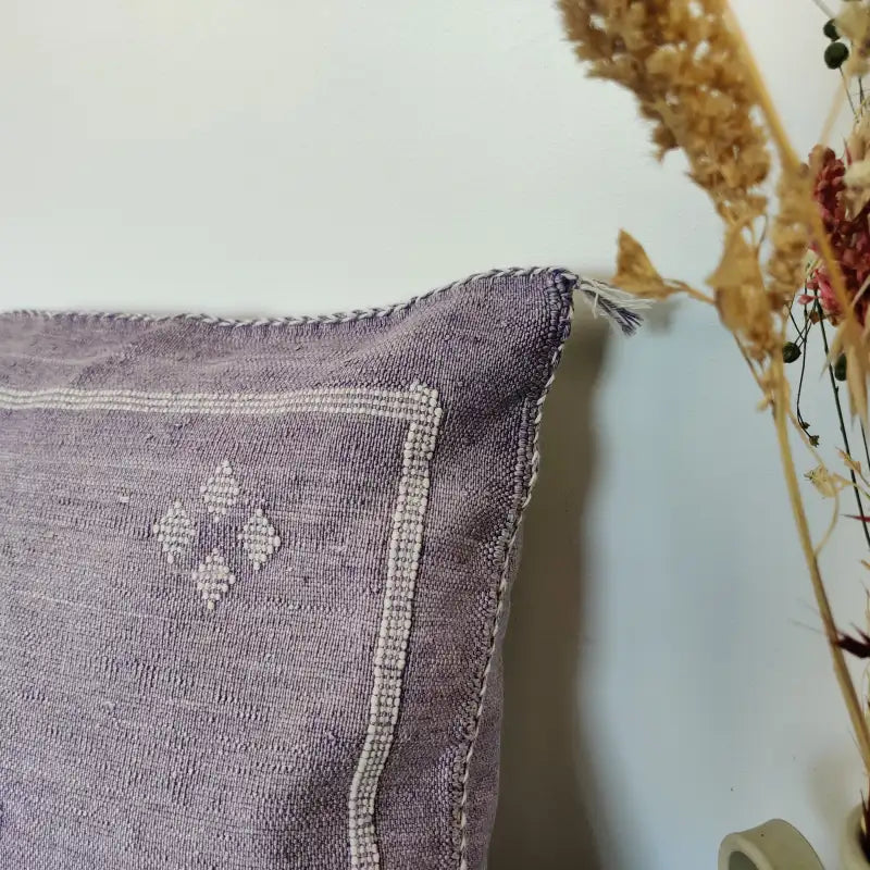 Vue détail du Coussin berbère violet