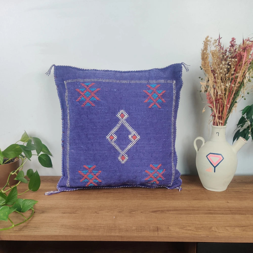 Coussin Sabra violet Vintage <br> Soie de Cactus