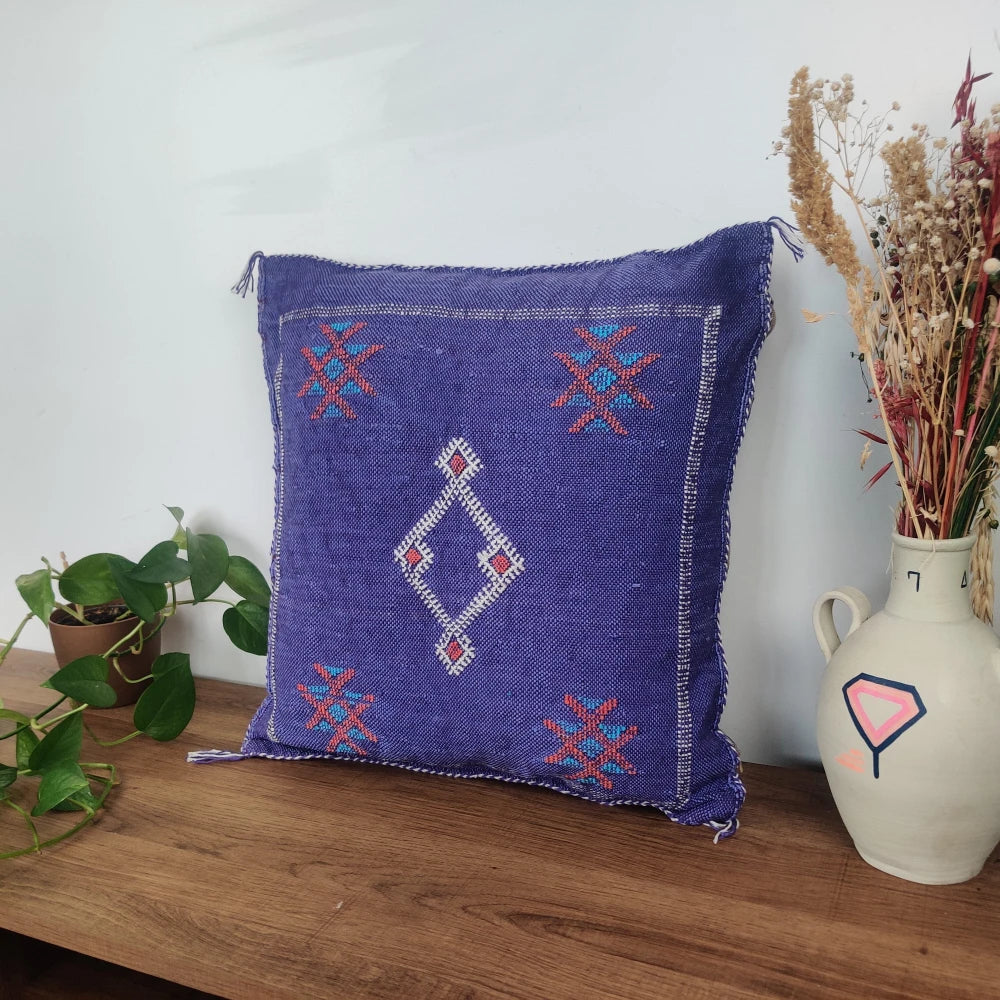 Coussin Sabra violet Vintage <br> Soie de Cactus