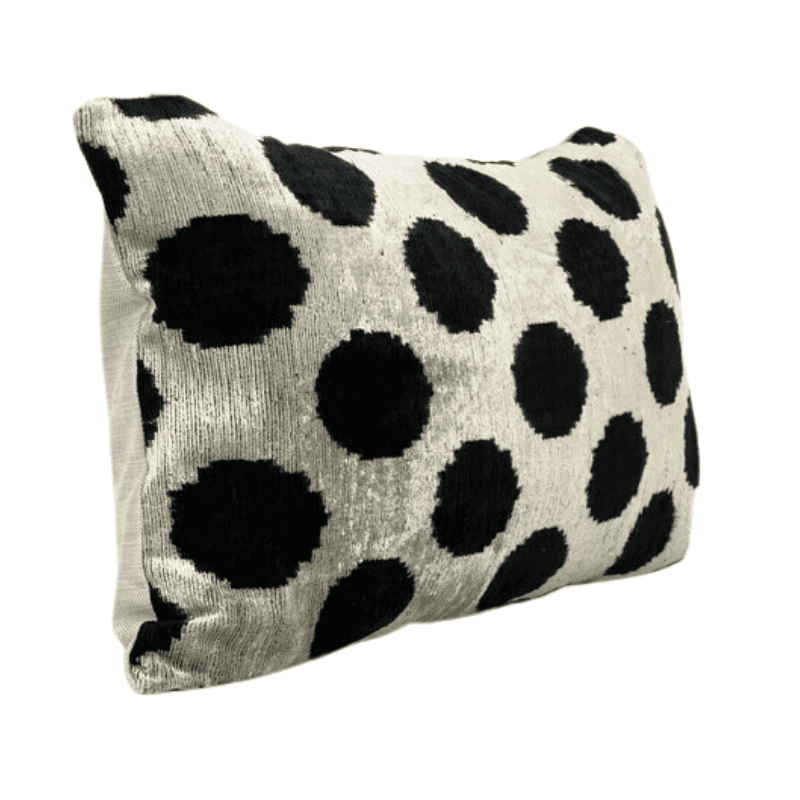 Coussin Ikat artisanal blanc design rond noir