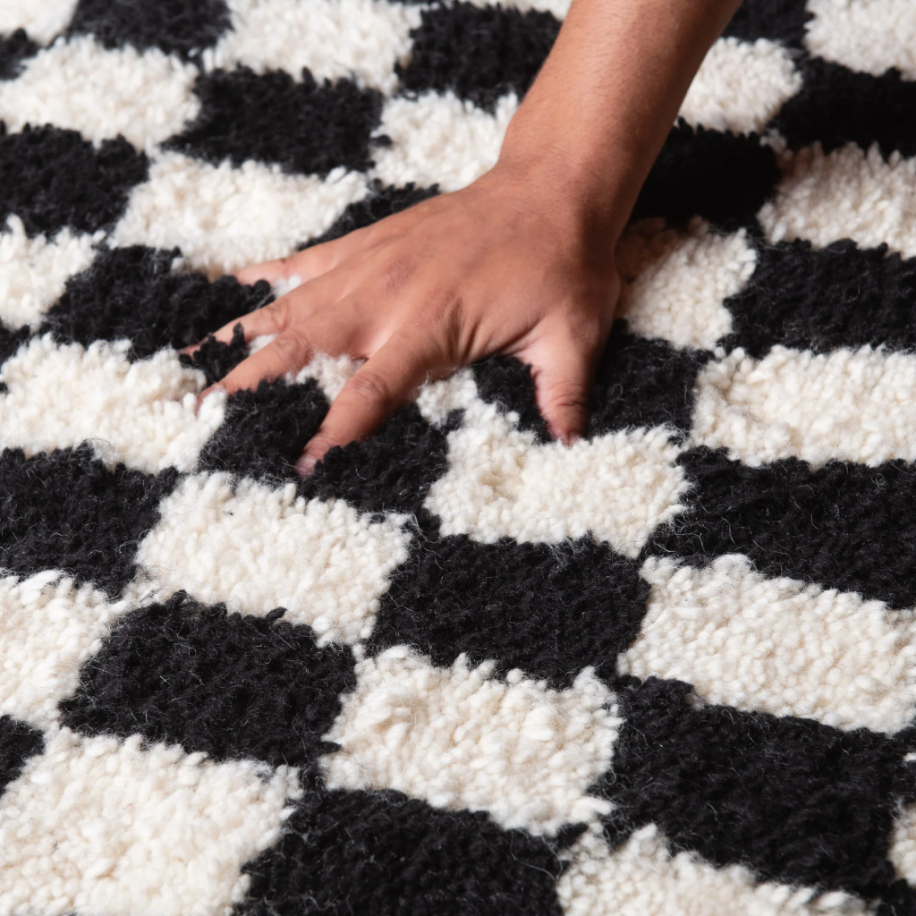 Tapis couloir berbère damier noir - Sur mesure