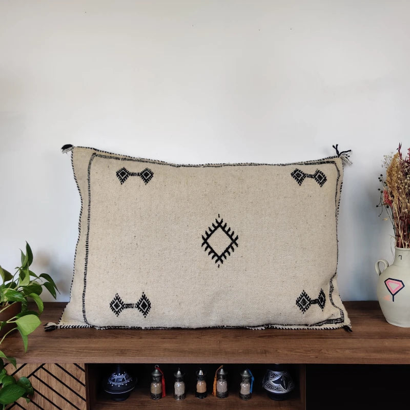 Grand coussin berbère symboles ethniques - Blanc / Kilim -