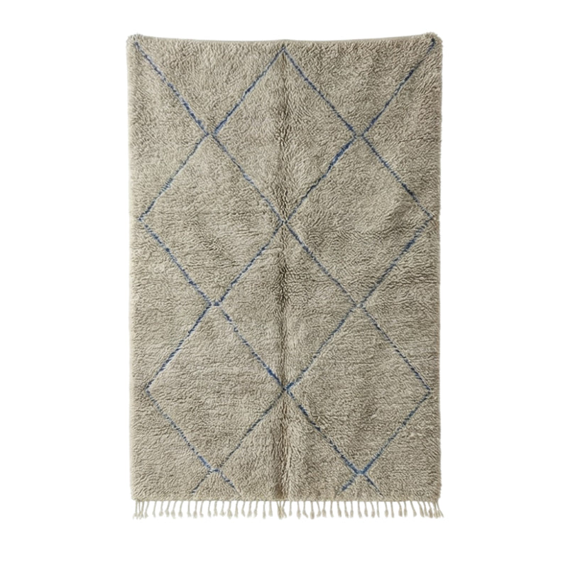 Grand tapis berbère gris à losanges bleus de style marocain, avec franges.