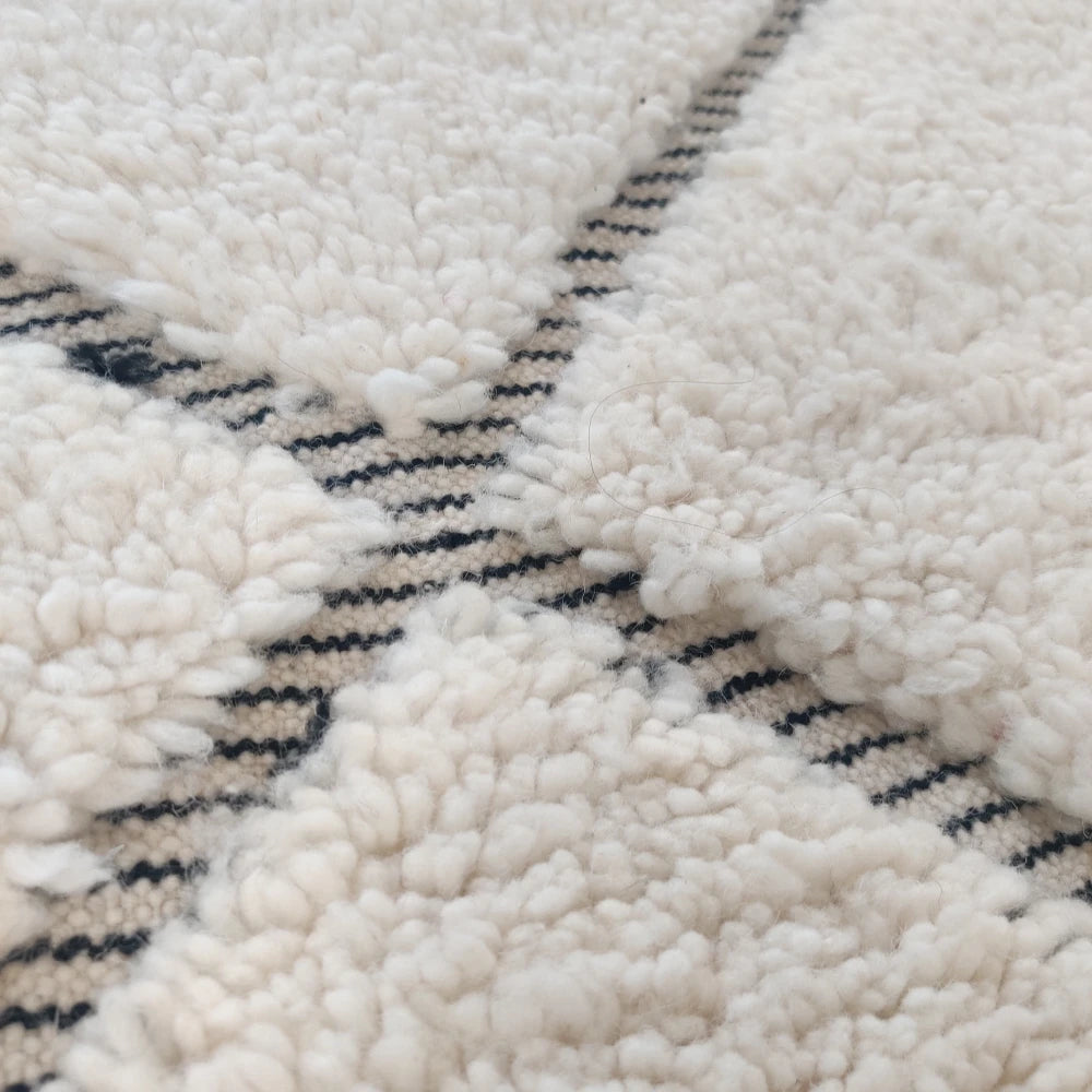 Grand tapis berbère losanges noirs