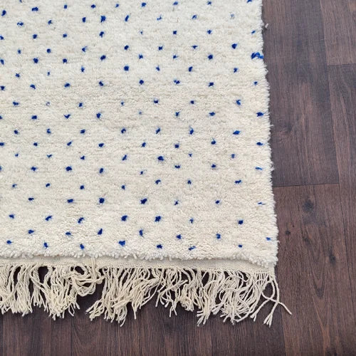 tapis berbère motif petit pois