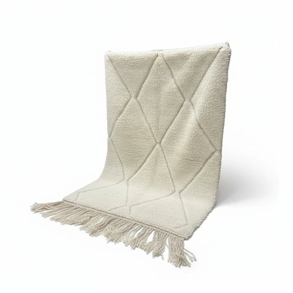 Tapis berbère à losanges blancs