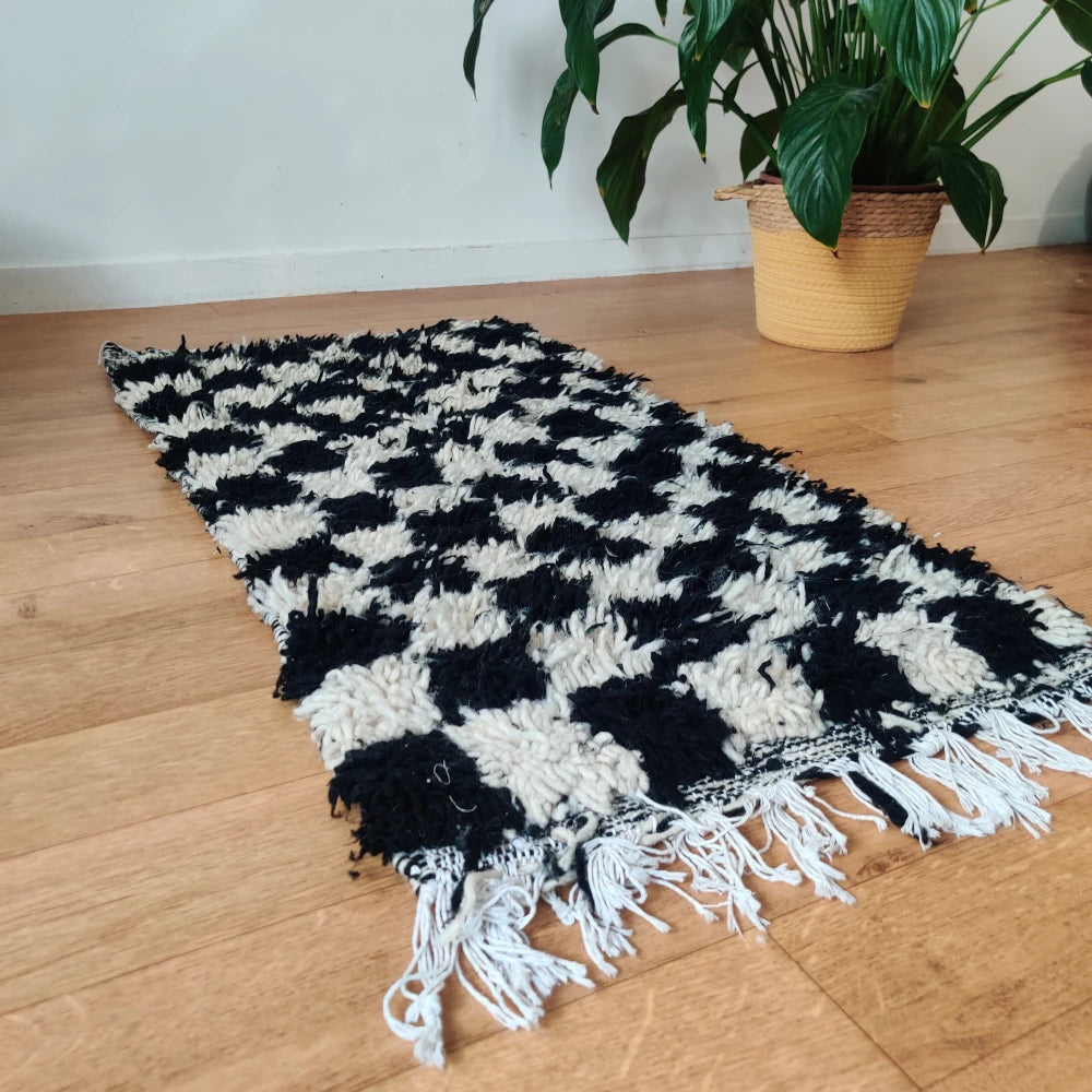 Petit tapis berbère carreaux noirs - MAZIR Décoration