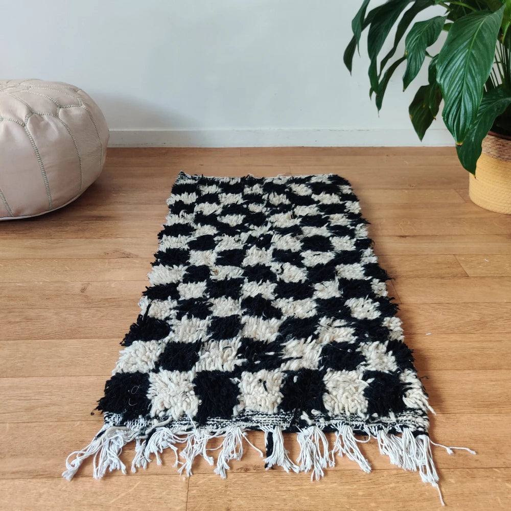 Petit tapis berbère carreaux noirs - MAZIR Décoration