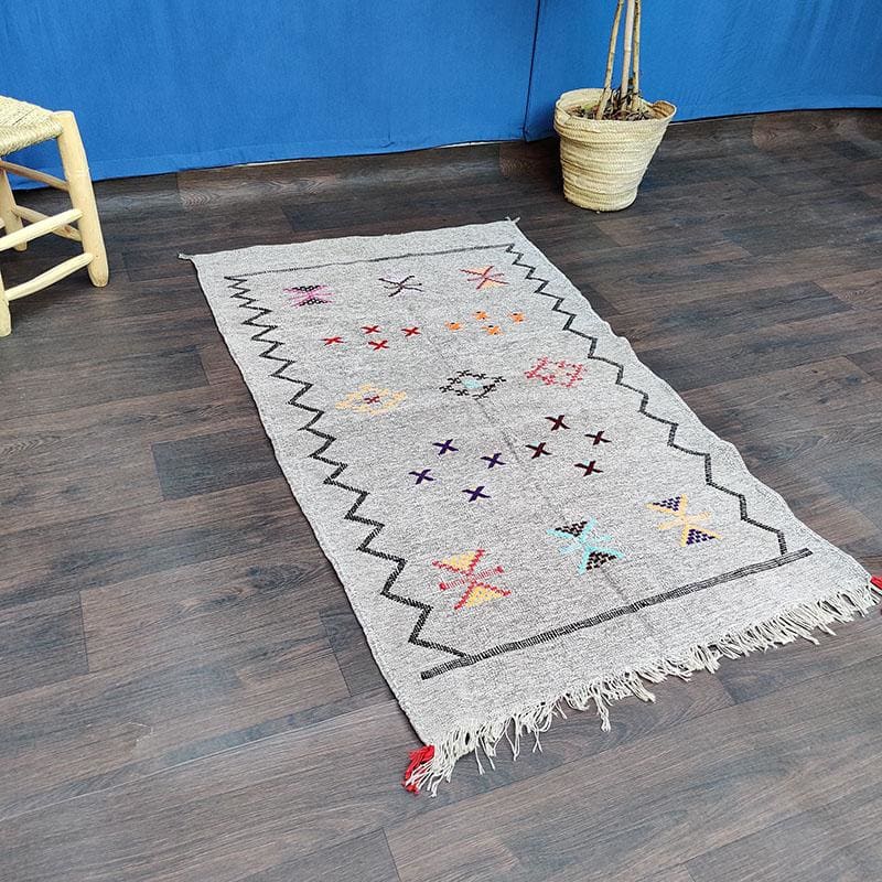 tapis ethnique gris