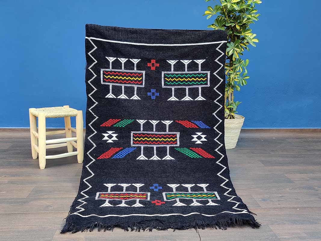 tapis marocain noir