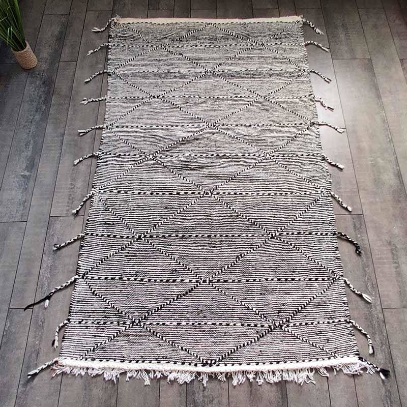 tapis kilim noir
