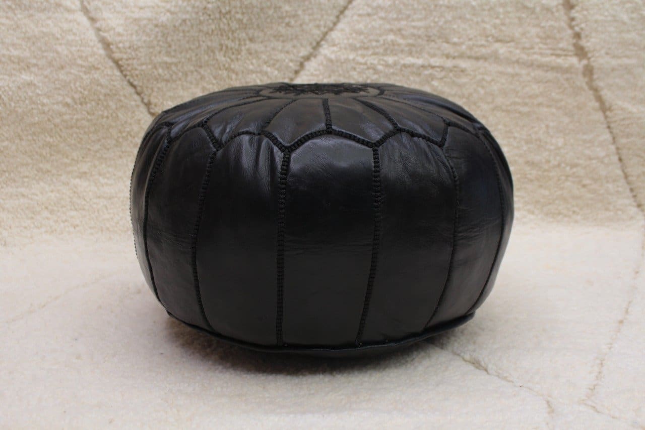 pouf en cuir noir marocain