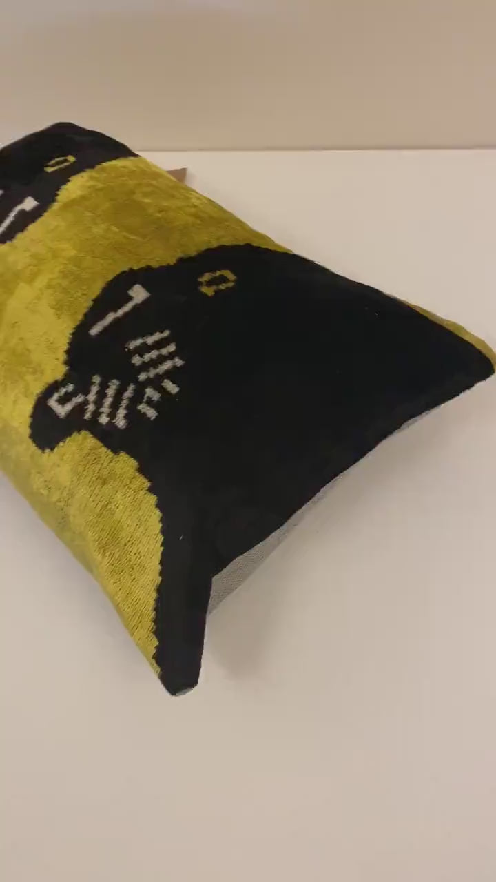 coussin Ikat panthère