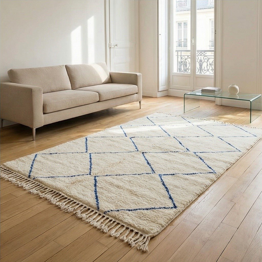 Tapis berbère blanc à losanges bleus